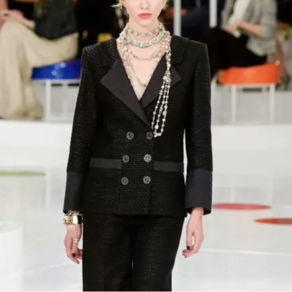 CHANEL Black Blazer with Textured Tweed and Belted Waist